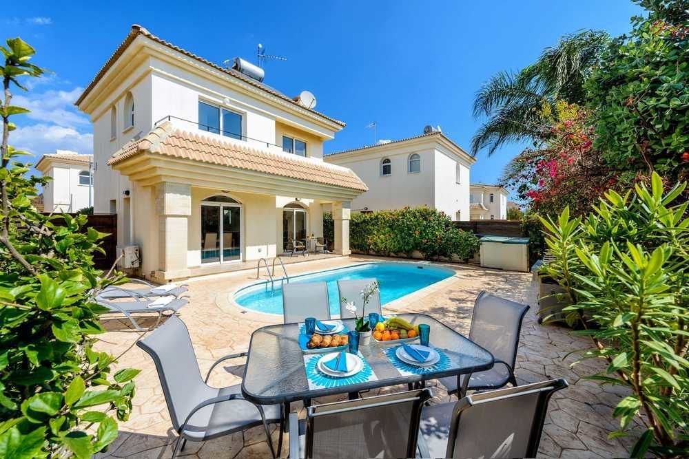 Villa Oscar — 4-Star Luxury Hotel in Paralimni, Cyprus