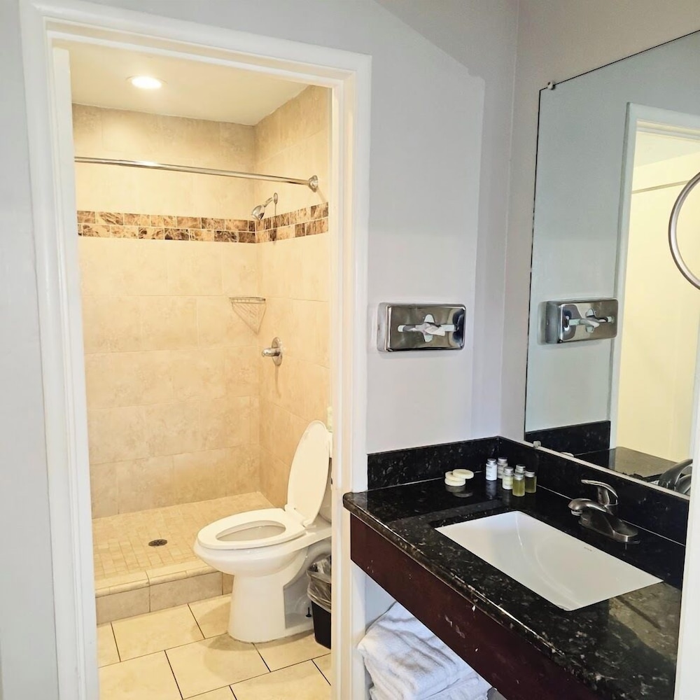 Bay Front Inn Santa Cruz - photo 24