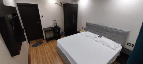 Ocean Blue in Gorakhpur, India