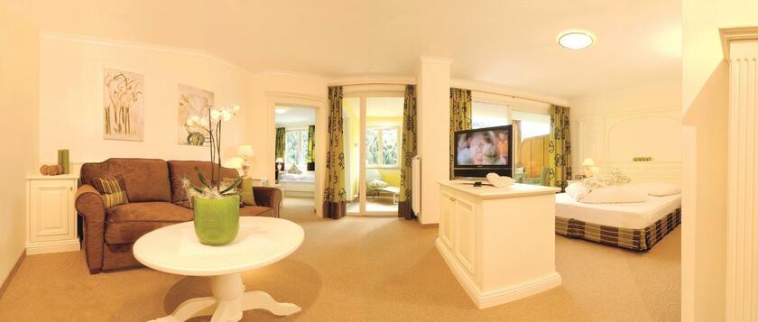 Hotel Chalet Das Alpenschlossel — 5-Star Luxury Hotel in San Martino In Passiria, Italy