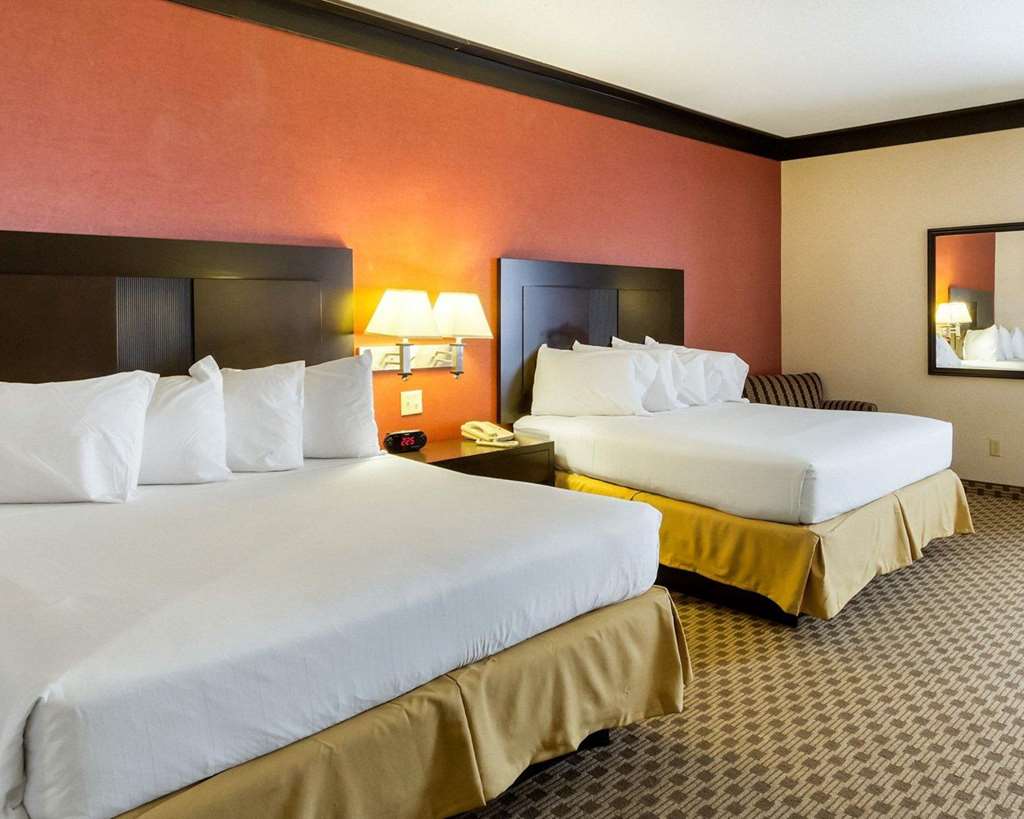 Quality Inn & Suites Oakwood Village Cleveland South - photo 22