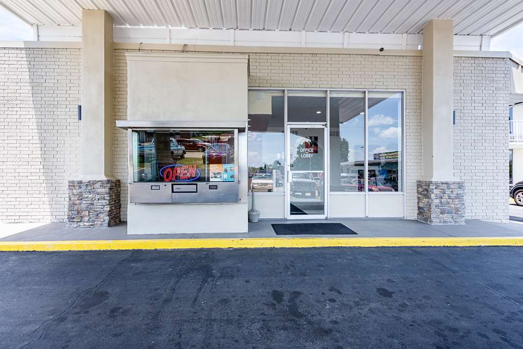 Motel 6 Van Buren AR - photo 4