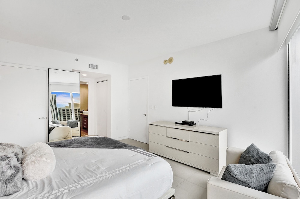 Sky City At Icon Brickell - photo 5