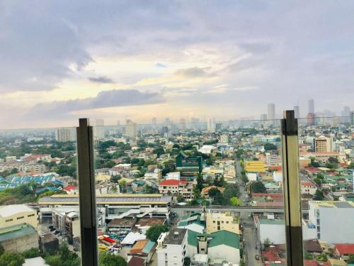 CozyStudioforFamily&Friends Pool Gym1905 — 5-Star Luxury Hotel in Manila, Philippines