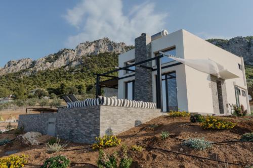 Aelia Horizon Villas Corinthia — 4-Star Luxury Hotel in Korinthos, Greece