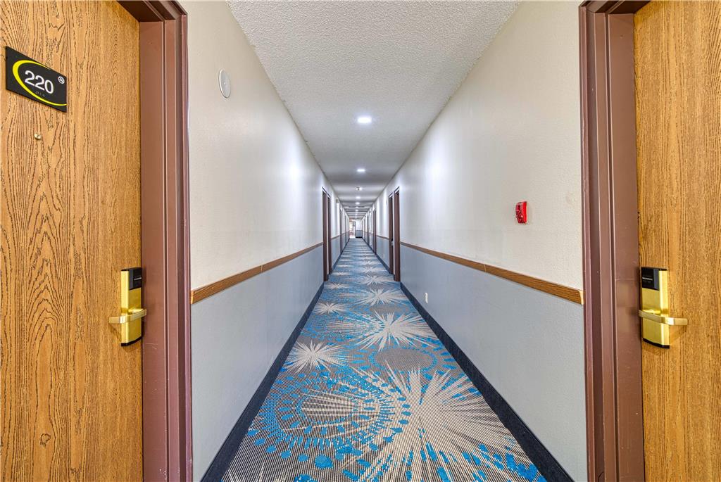 Super 8 by Wyndham Hot Springs - photo 28