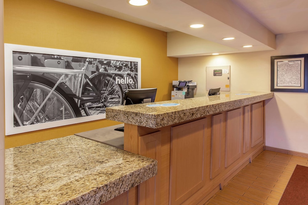 Hampton Inn Minneapolis Burnsville - photo 3