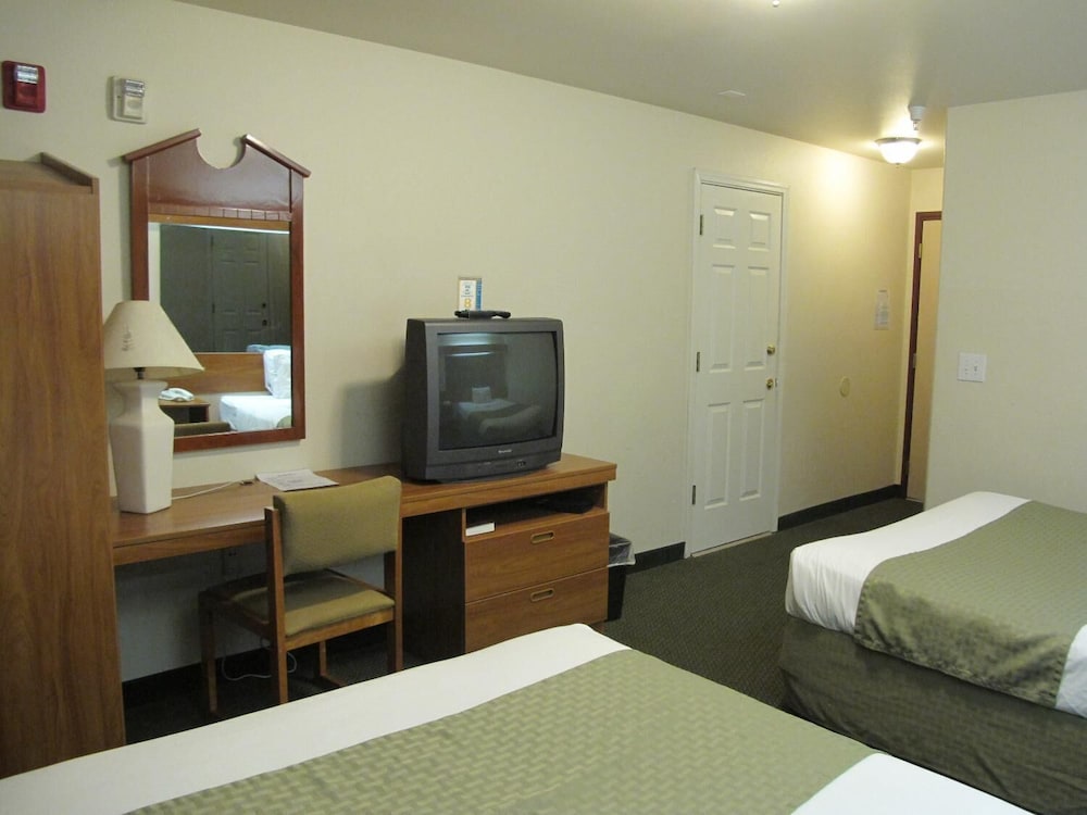 Microtel Inn & Suites by Wyndham Eagle River Anchorage Area - photo 11