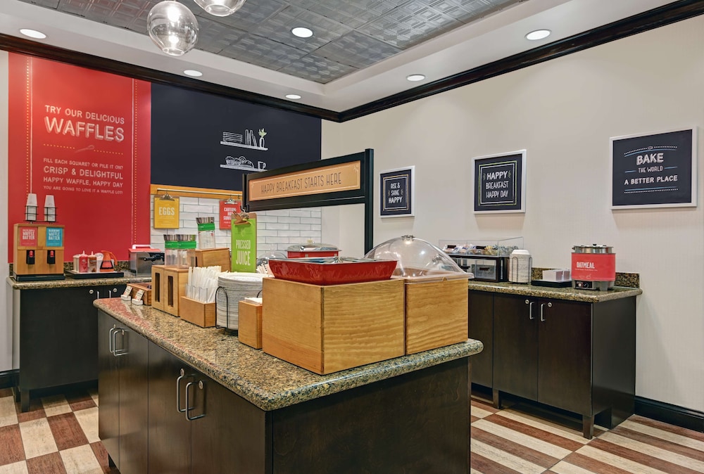 Hampton Inn Farmington - photo 35