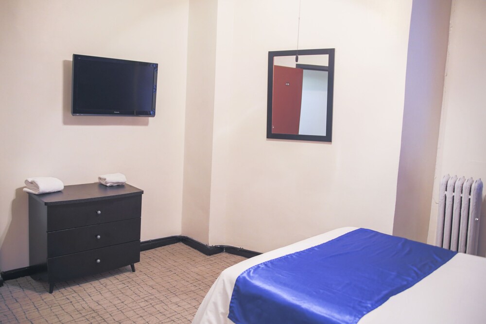Royal Park Hotel and Hostel - photo 34