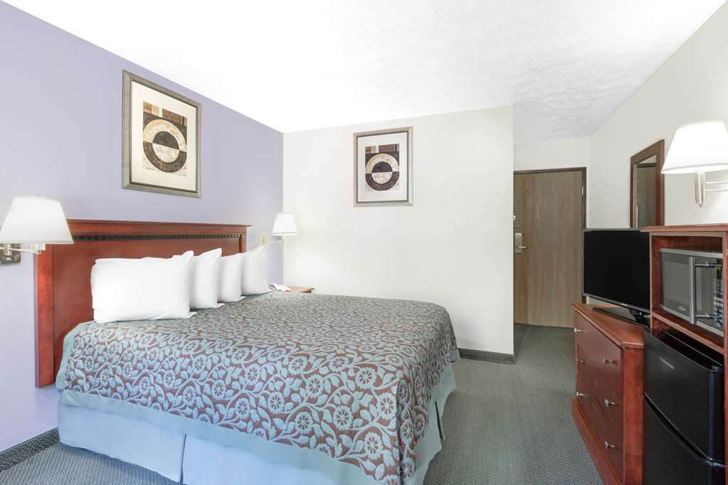 Days Inn by Wyndham Warrensburg - photo 7