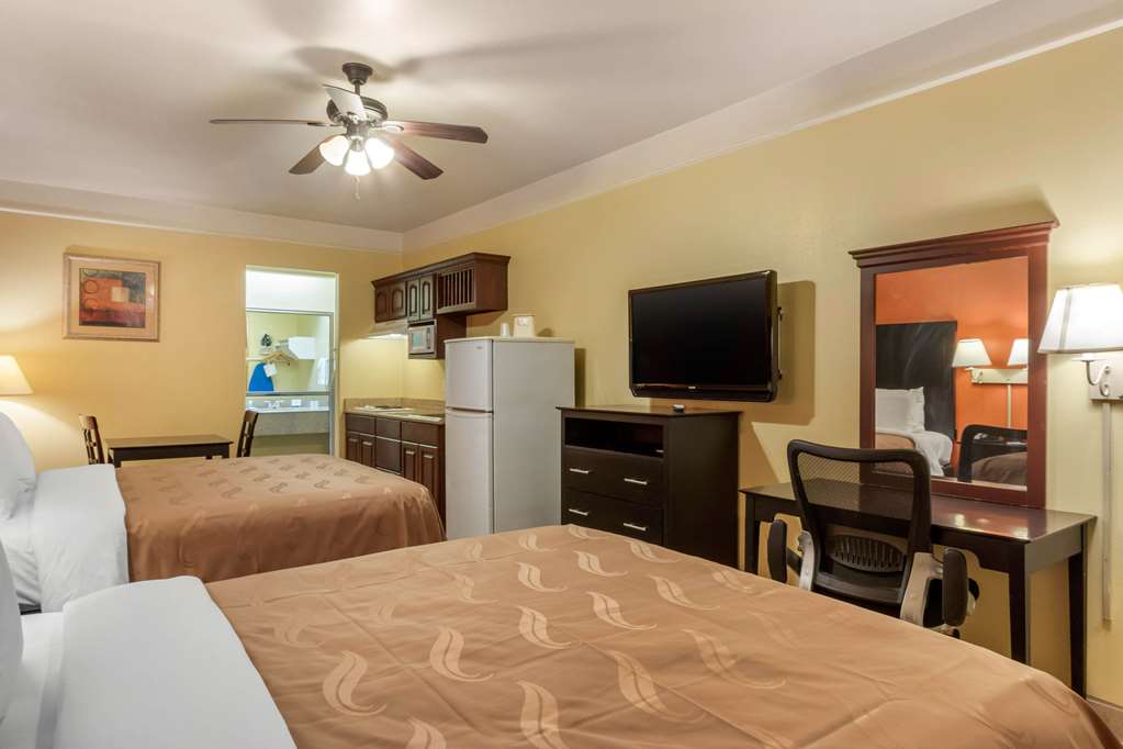 Quality Inn & Suites at The Outlets Mercedes Weslaco - photo 11