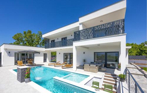 Cozy Home In Glavina Gornja With Wifi — 4-Star Luxury Hotel in Imotski, Croatia