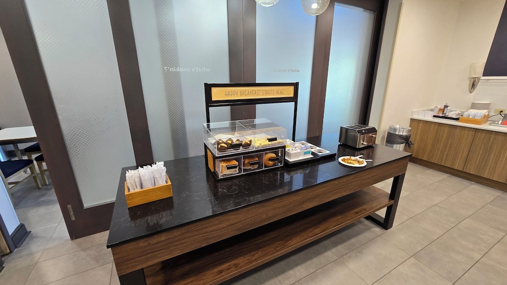 Hampton Inn & Suites Chicago Deer Park - photo 51