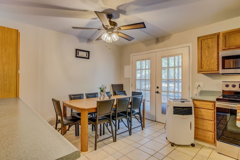 4BR Dog friendly Minutes to Garden of the Gods - photo 18