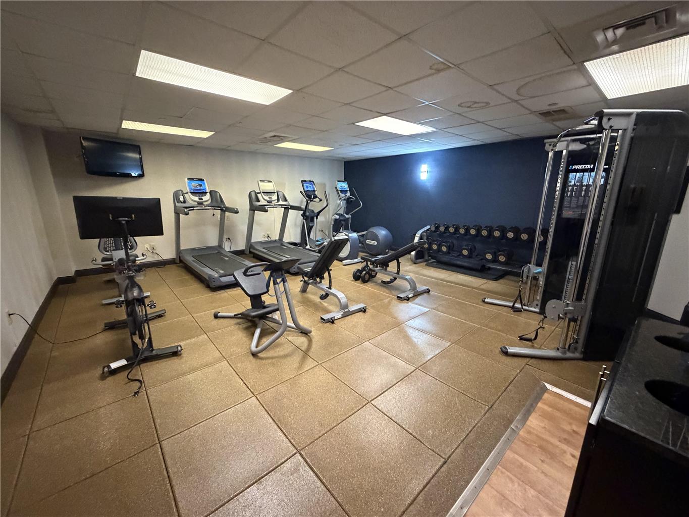 Best Western Plus Miamisburg Dayton Suites Banquets & Hotel - photo 15