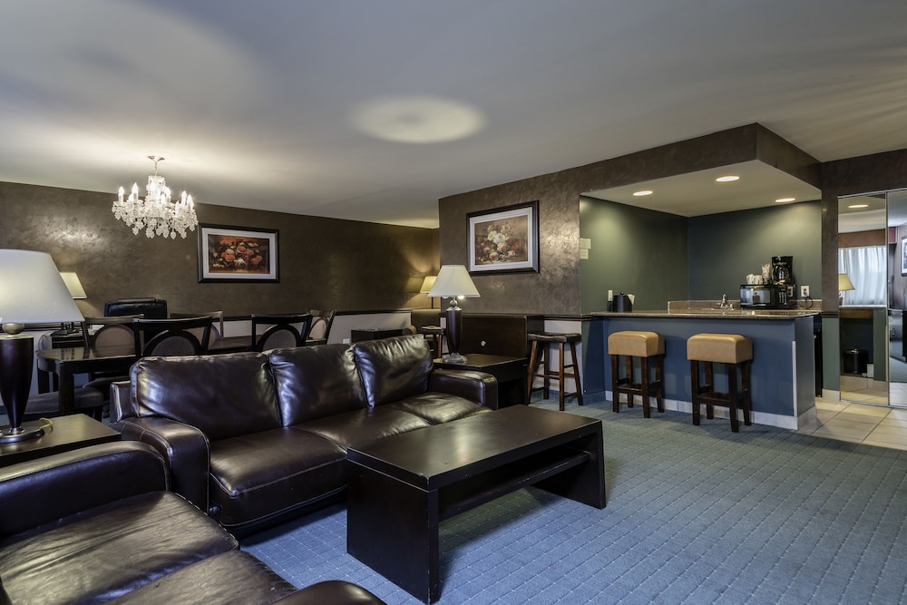 Causeway Bay Hotel - photo 14