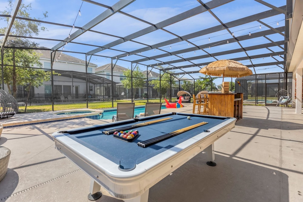 15br Mansion w Private Pool BBQ and Netflix Kissimmee - photo 4