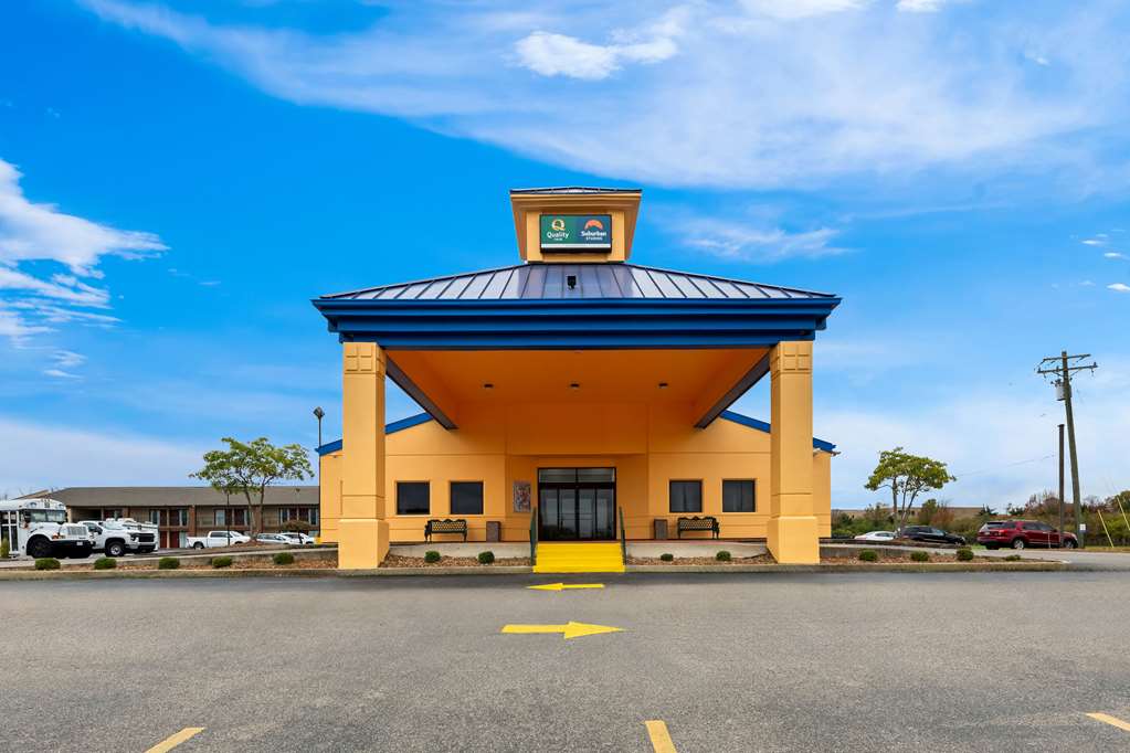 Super 8 by Wyndham Mason - featured photo