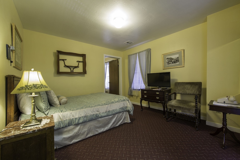 Historic Cary House Hotel - photo 14