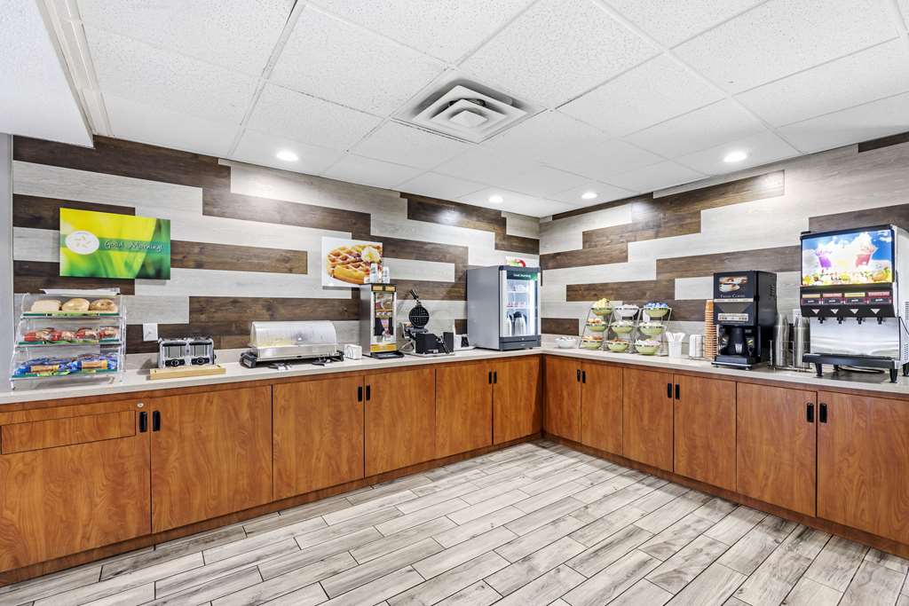 Quality Inn Clarksville Exit 11 - photo 27