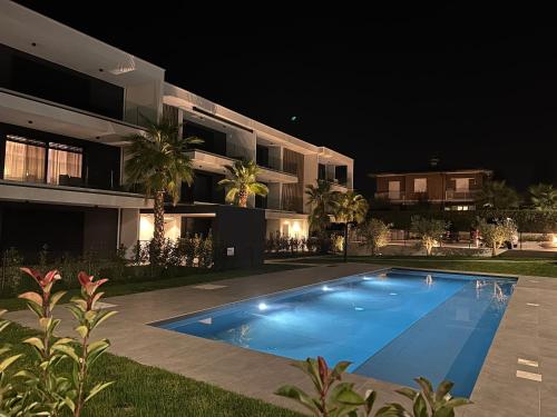 Palm Easy Sirmione Luxury — 4-Star Luxury Hotel in Sirmione, Italy