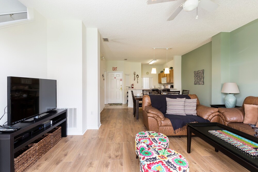 Family Getaway Townhome at Lake Berkley 15min to Disney - photo 13