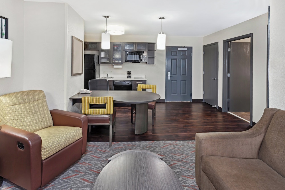 Candlewood Suites Appleton by IHG - photo 8