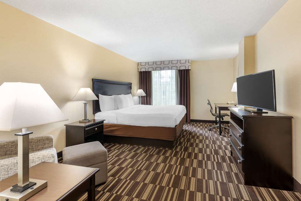 Best Western Plus Victor Inn & Suites - photo 14