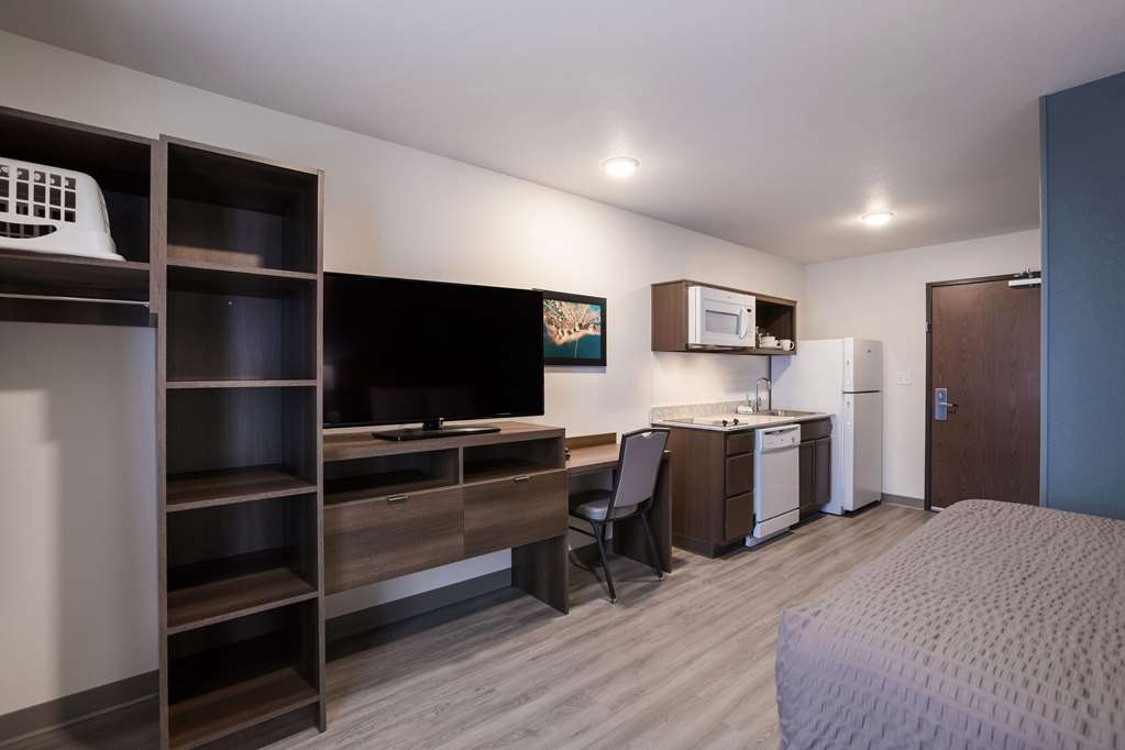 WoodSpring Suites Detroit Madison Heights - photo 19