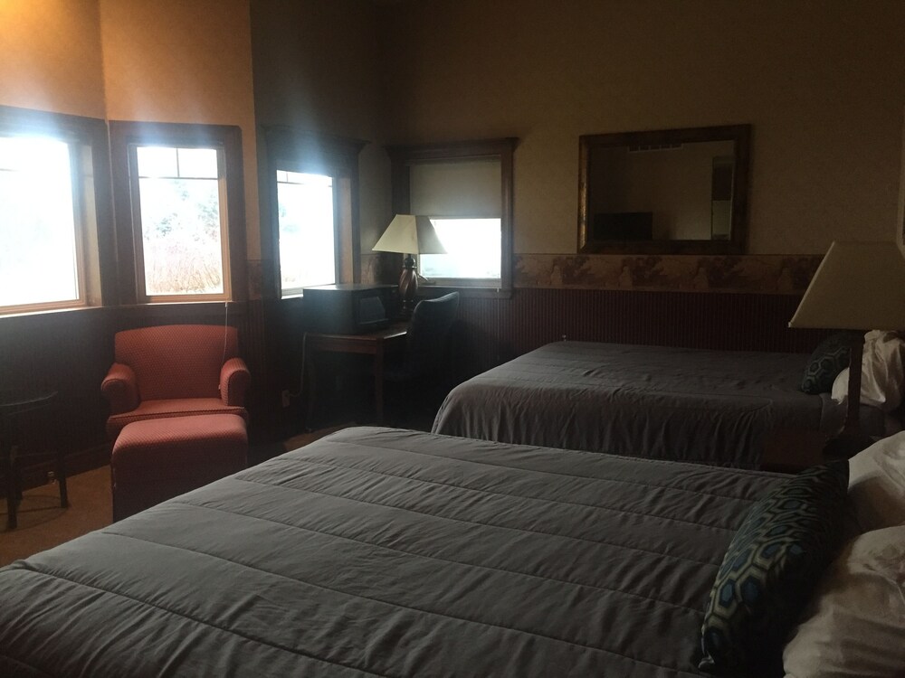 Nirvana Inn & Grill - photo 24