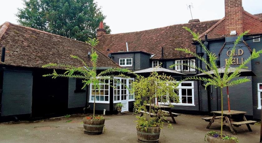 The Old Bell — hotel in High Wycombe