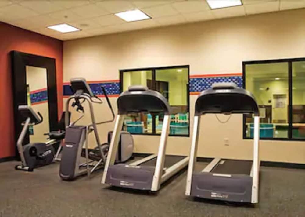 Hampton Inn Niagara Falls Blvd - photo 38