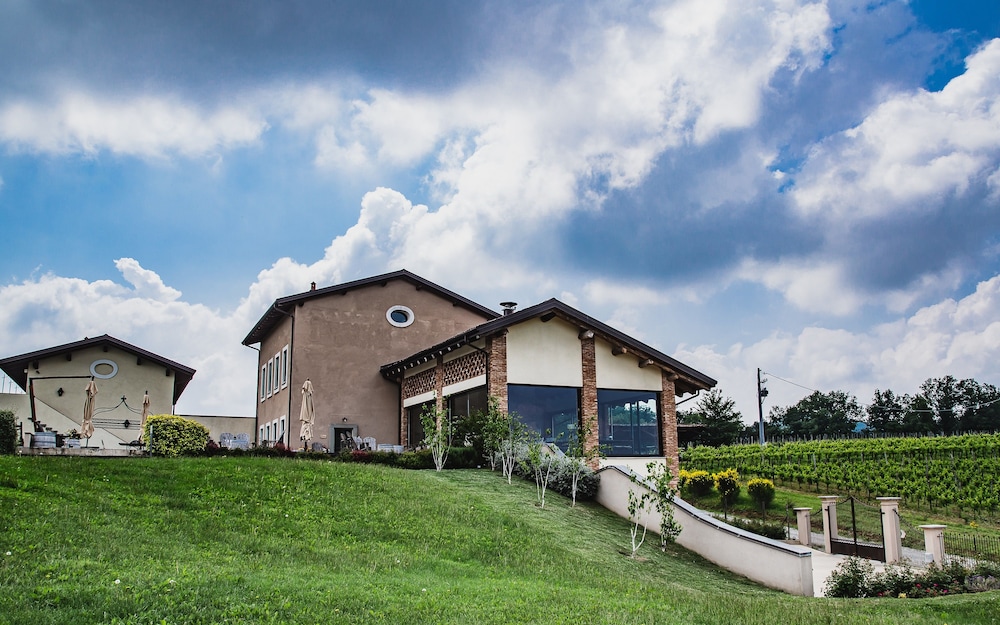Prime Alture Wine Resort — hotel in Casteggio