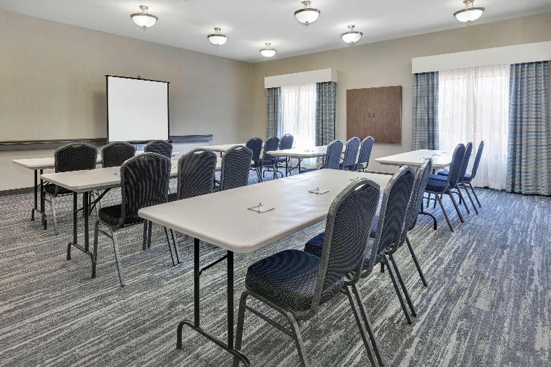 Hampton Inn & Suites Childress - photo 17