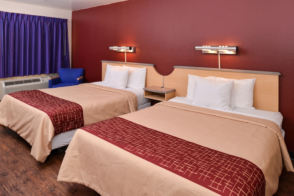 Rodeway Inn & Suites Thousand Palms Rancho Mirage - photo 16