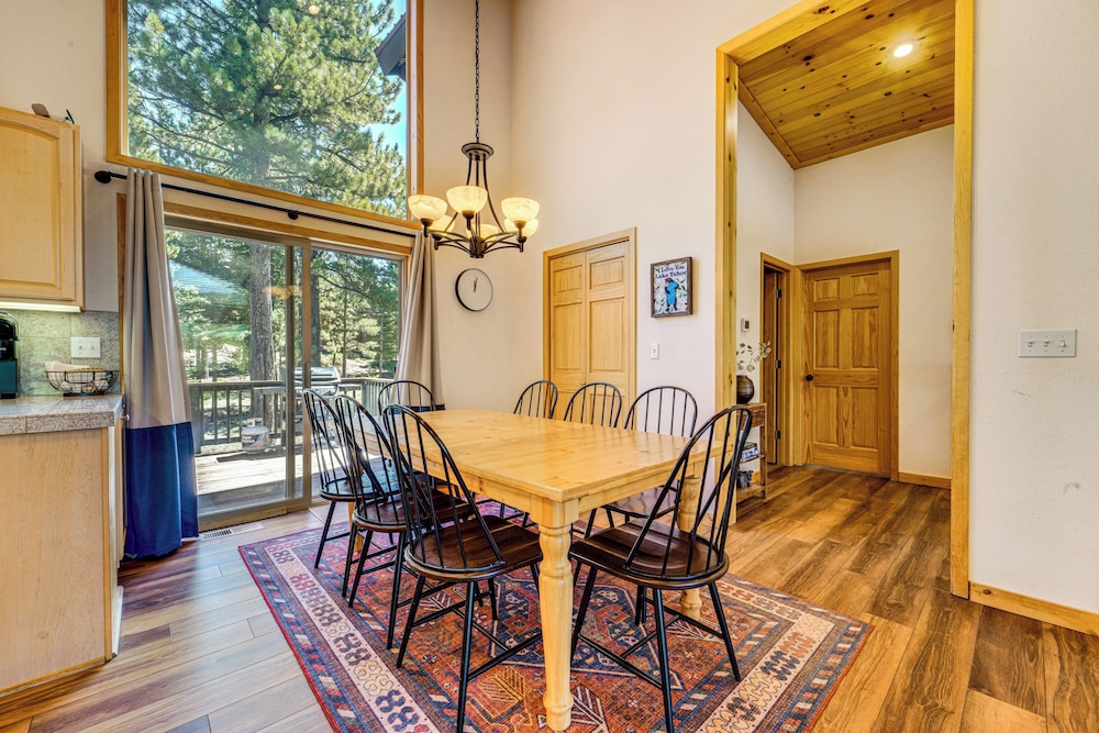Sunny Cabin: 1 Mi to Tahoe Donner Resort - featured photo