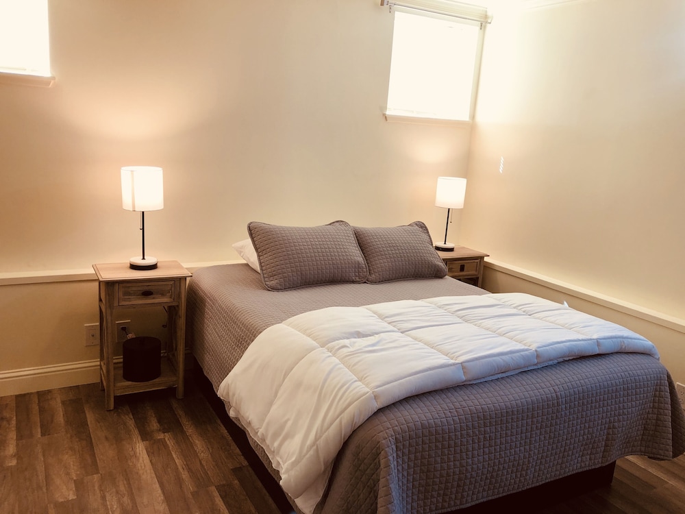 Pacific Grove Inn - photo 9