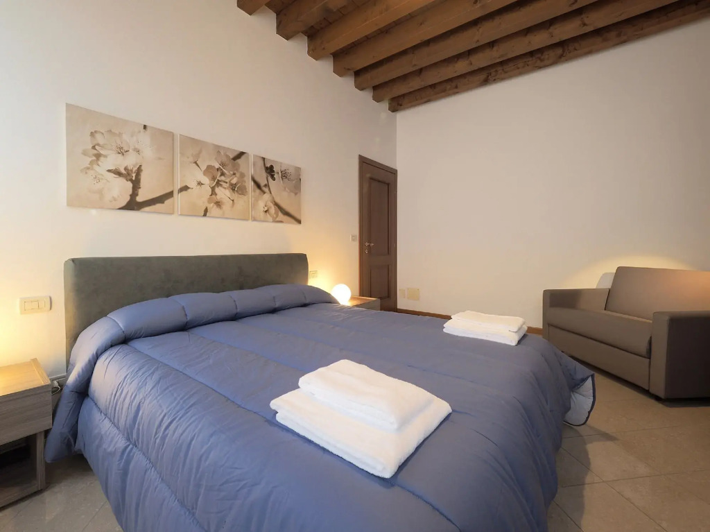 Halldis Apartments — 4-Star Luxury Hotel in Venice, Italy