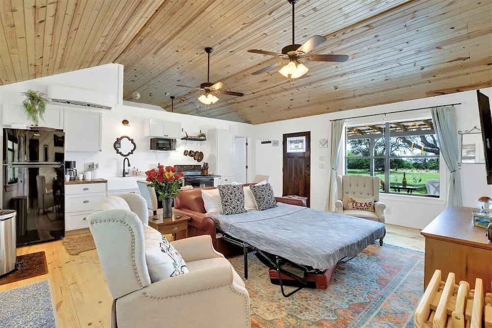 3 Acres of Luxury and Views in Fred Wine Country - photo 18