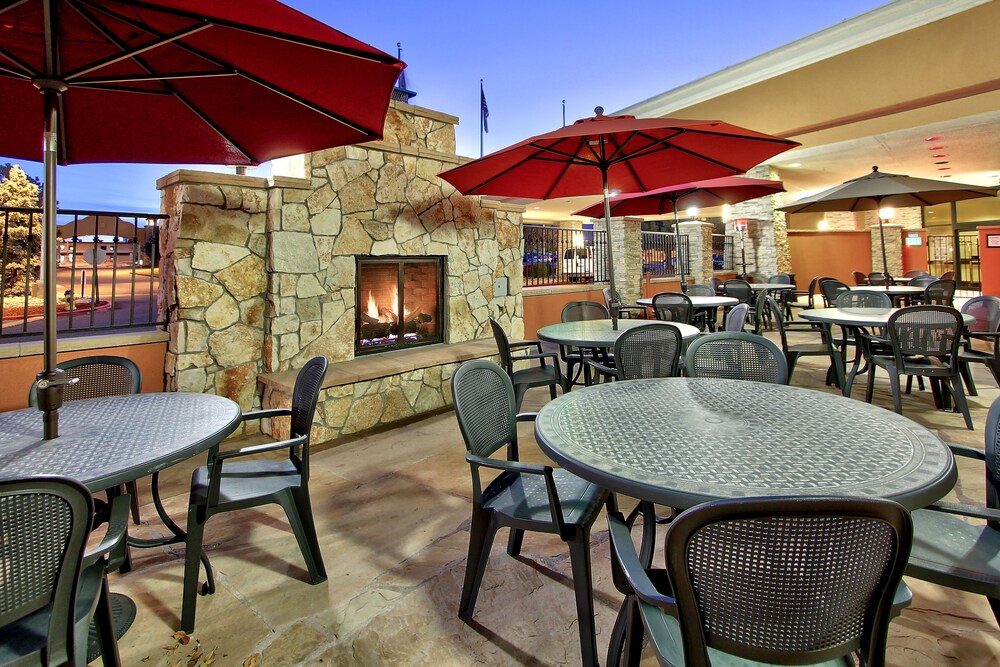 Hotel Elegante Conference & Event Center Colorado Springs - photo 36