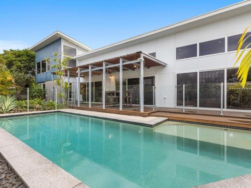 Casuarina Surfbreak Beach House with Pool — 4-Star Luxury Hotel in Casuarina, Australia