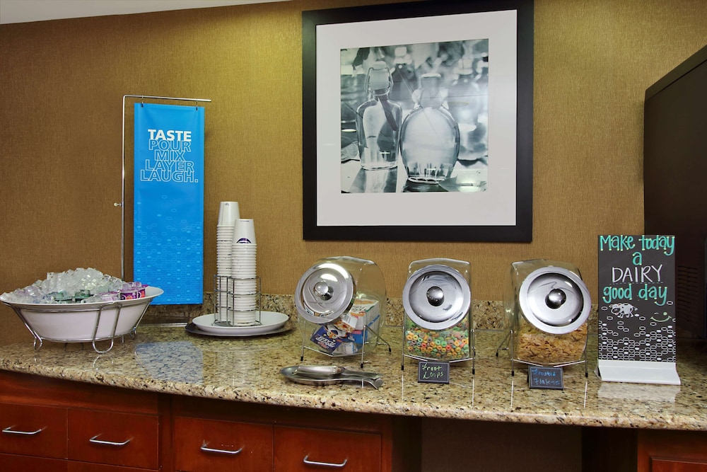 Hampton Inn & Suites Madisonville - photo 31