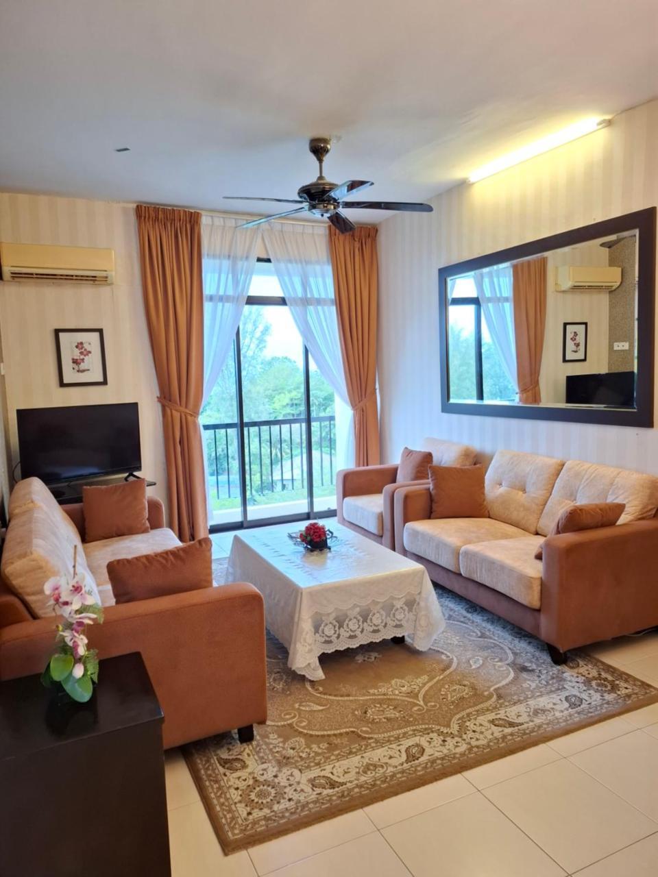 Partial Seaview with Wifi Batu Ferringhi — 4-Star Luxury Hotel in Batu Feringgi, Malaysia