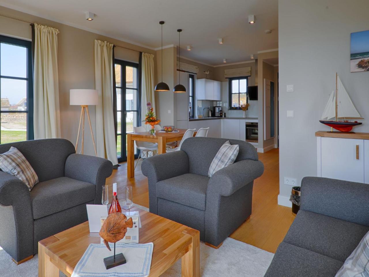 Reetland am Meer Superior Reetdachvilla mit 2 Schlafzimmern F24 in Dranske, Germany