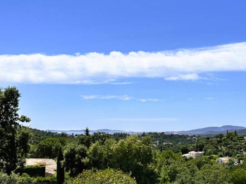 Mazet Marius pour 4 personnes avec piscine et tennis à La Londes Les Maures — hotel in La Londe-Les-Maures