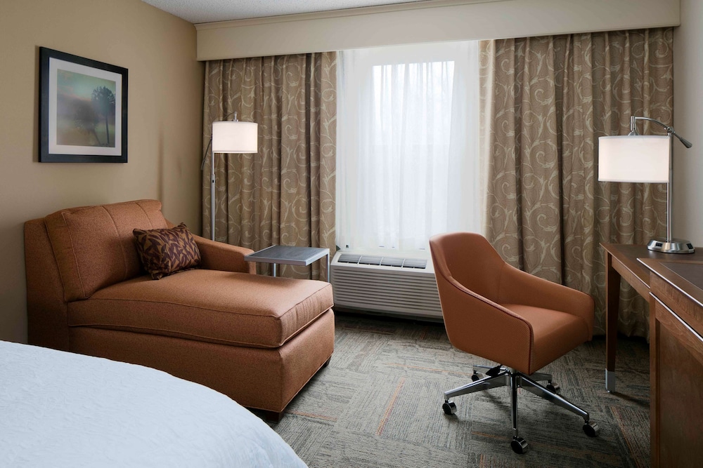 Hampton Inn Kansas City Shawnee Mission - photo 11