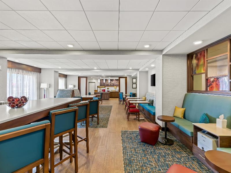 Hampton Inn Fond du Lac - photo 17
