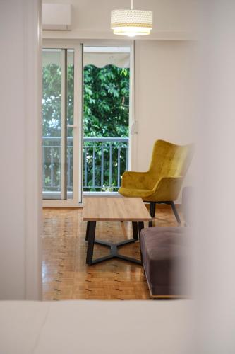 Oculus 2BD Athens Central Escape by Live&Travel — 4-Star Luxury Hotel in Athens, Greece