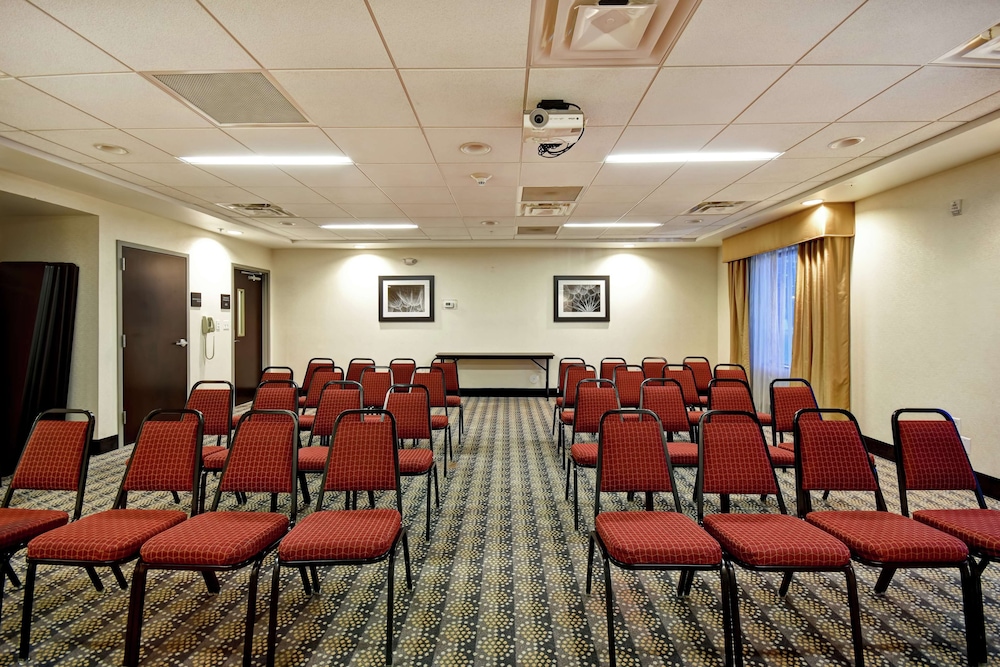 Hampton Inn Middletown - photo 62
